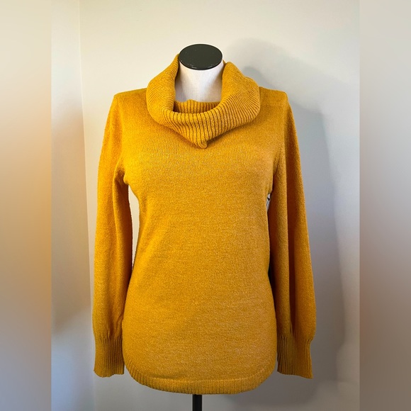 Tahari Sweaters - NWT Tahari Cowl Neck Sweater. Size M